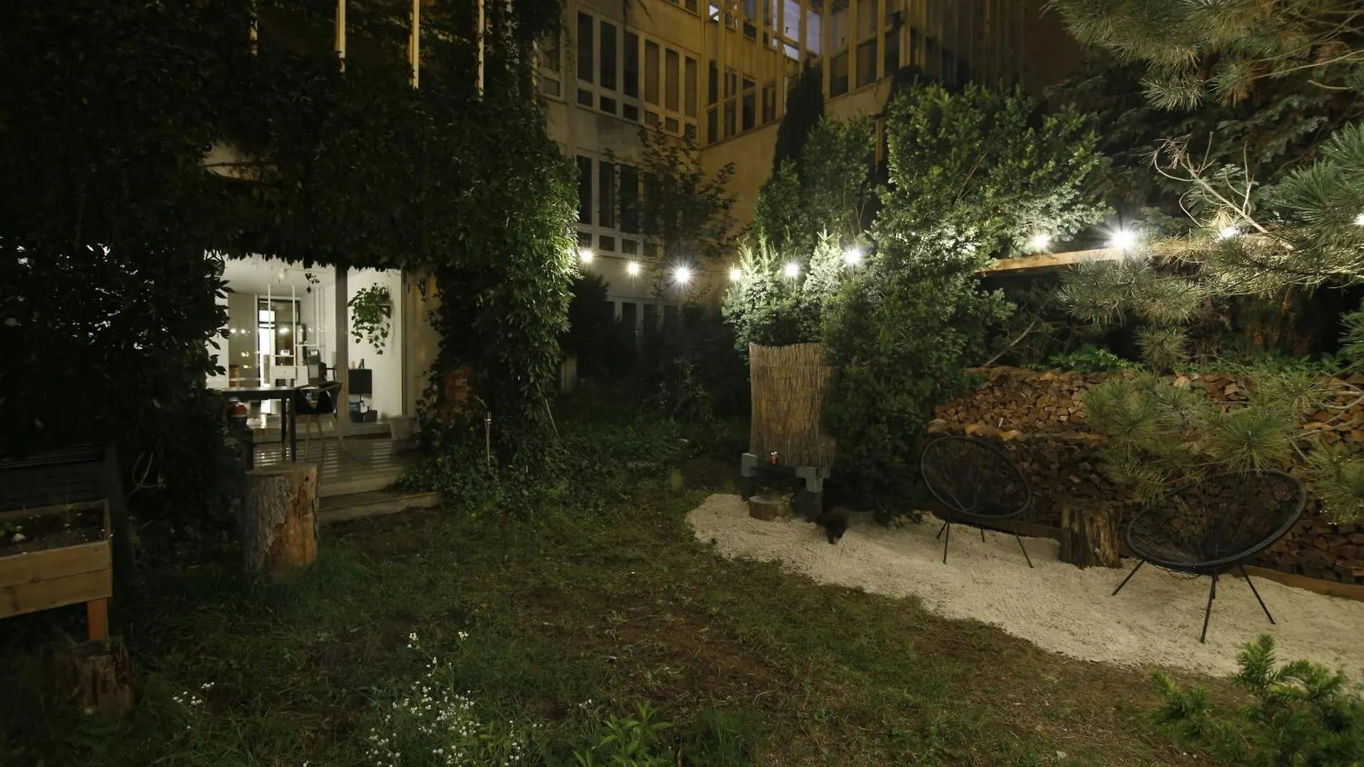 Large 120M Apartment With Garden And Cat Near Zoo 프라하