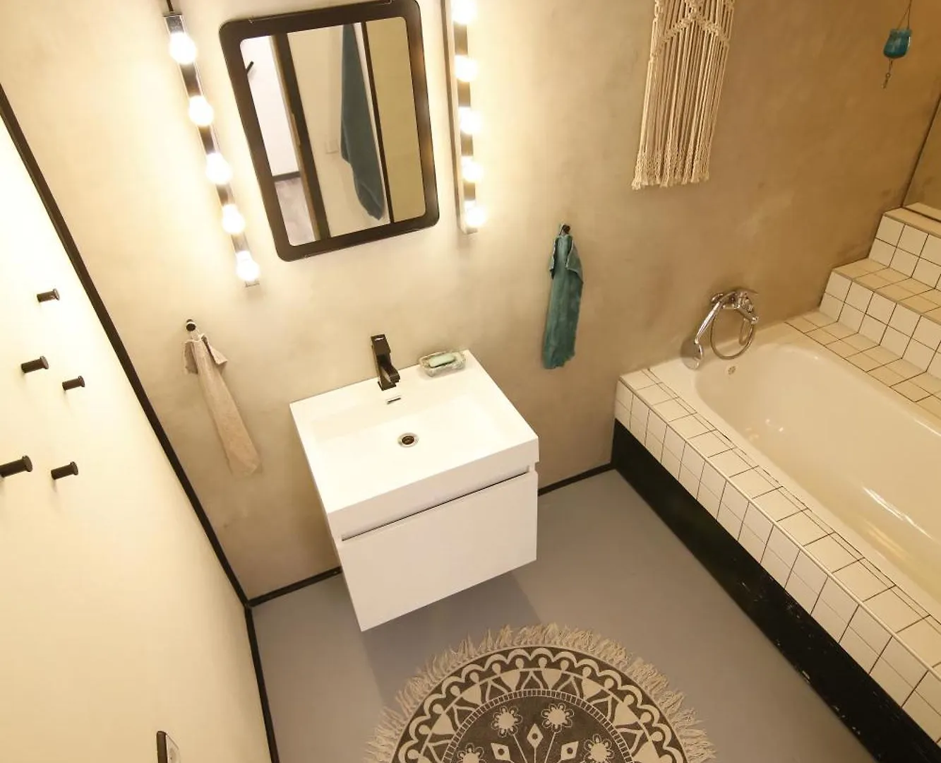 Large 120M Apartment With Garden And Cat Near Zoo 프라하