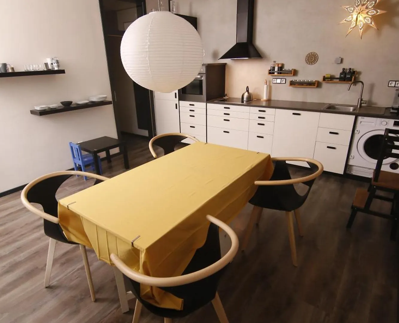 Large 120M Apartment With Garden And Cat Near Zoo 프라하