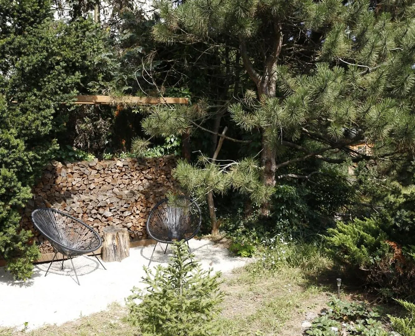 Large 120M Apartment With Garden And Cat Near Zoo Prag 0*,  Tschechische Republik